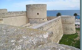 1328211167-1693938201-manfredonia_castello1
