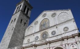 1335265451-1201793977-spoleto-piazza-del-duomo