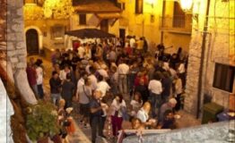 1348225412-293846885-calici_nel_borgo_1