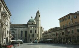 1355412814-585713370-Piazza_del_Popolo_3
