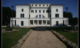 1355425652-139146404-Villa_Torlonia_077