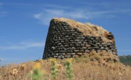 1355501428-1396463082-1821_castelsardo_nuraghe_di_paddaggiu