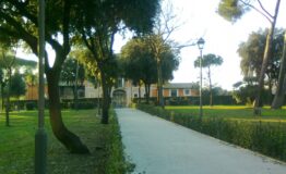 1355923975-46307828-Villa_Carpegna_viale