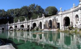 1519229613_01-visita-guidata-parco-reggia-di-caserta-1600x1200-67