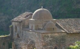 5-particolare_della_parte_piA__antica_della_chiesa