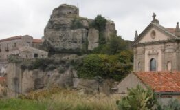 Castiglione_fortezza_greca1
